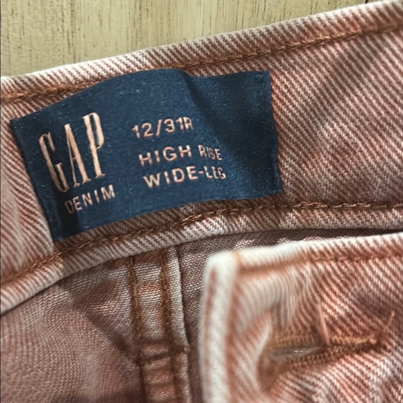 GAP High Rise Wide-Leg Jeans in Copper - Picture 2 of 3